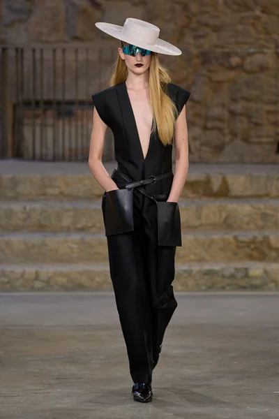 Look 13